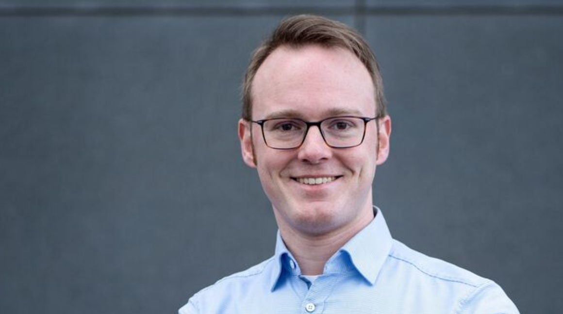 Dr. Bastian Schneider